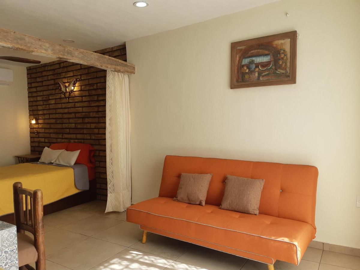 Aguacate Suites Mazatlán Buitenkant foto