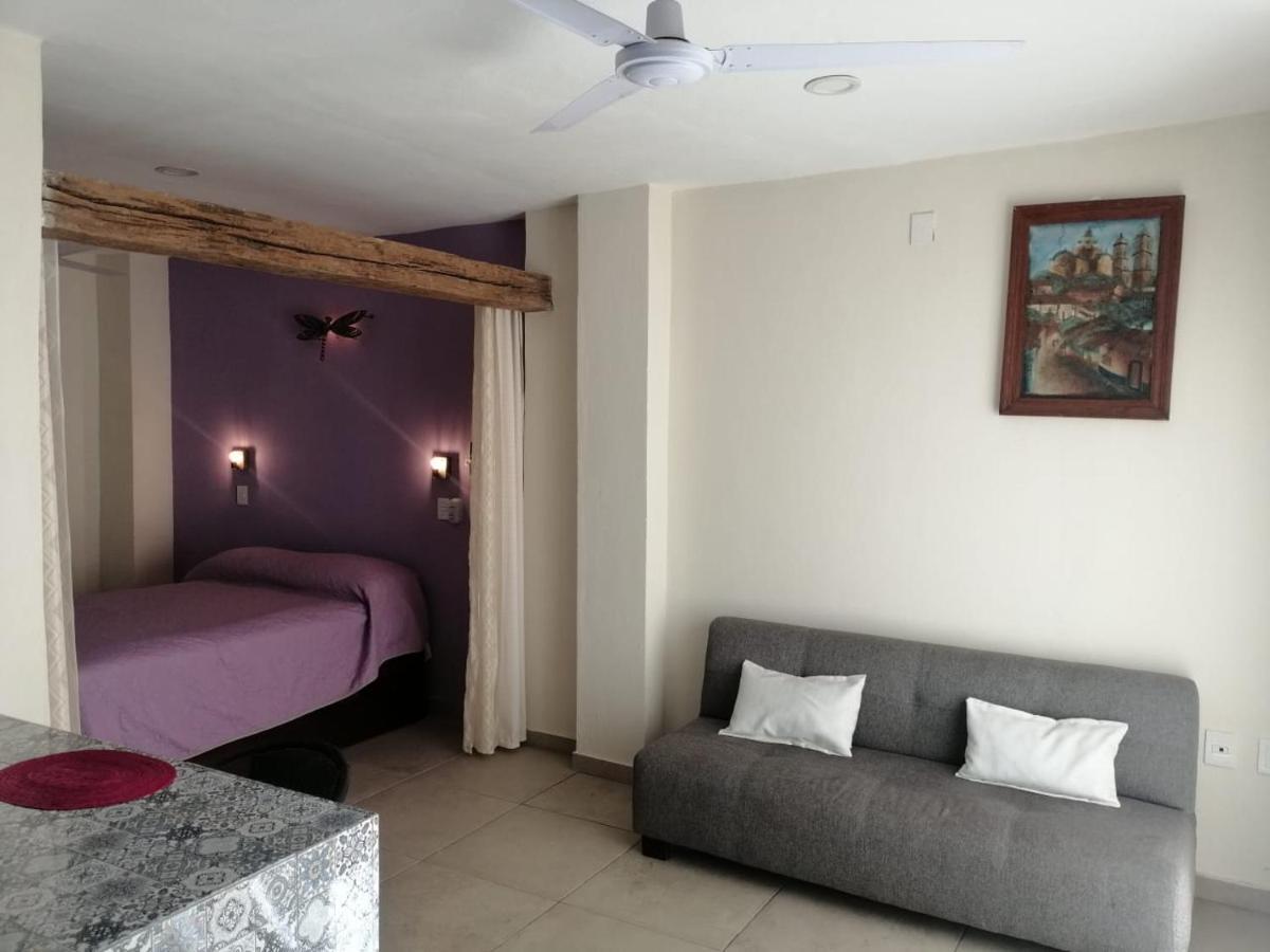 Aguacate Suites Mazatlán Buitenkant foto